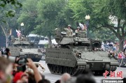 算命最准美国纪念陆军成立250周年阅兵仪式在华盛顿举行